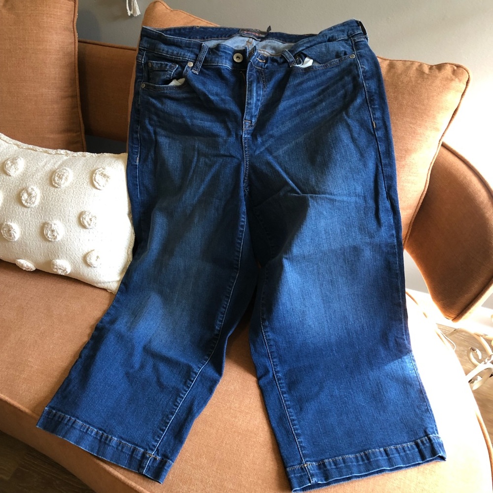 Torrid High Rise Wide Crop Vtg Stretch Jeans Sz 14